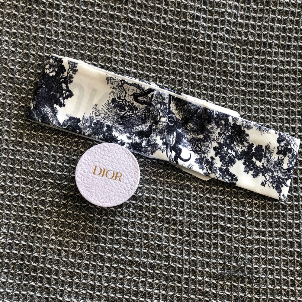 Dior Monochrome Silk Twilly - Picture 3 of 4